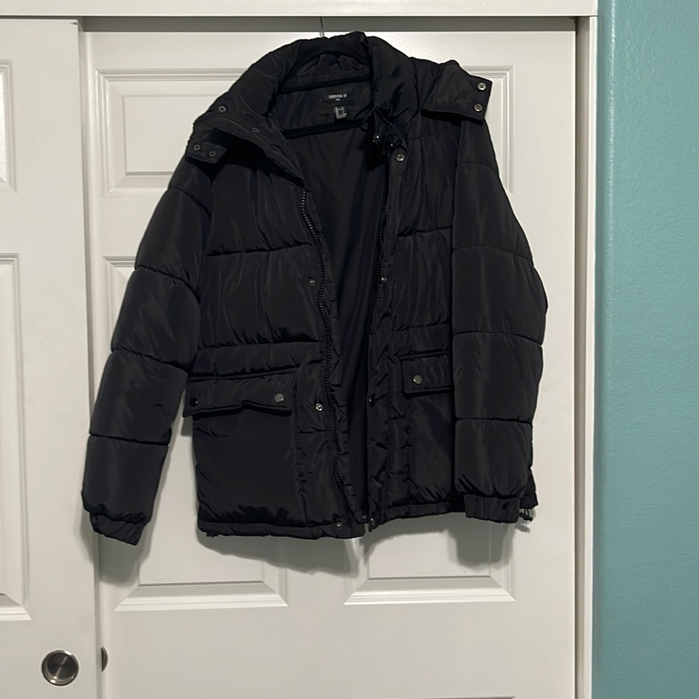 Black forever 21 puffer jacket